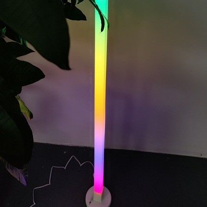 اتاق خواب نور محیط تزئینی 1.5 متر LED رنگارنگ جعبه کوچک کنترل از راه دور چراغ کف 10000 ساعت کار