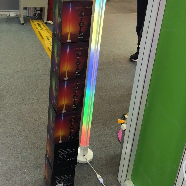 لامپ کف گوشه ای LED RGB خانه. هتل. روشنایی عملکرد تزئینی برای اتاق نشیمن مدرن