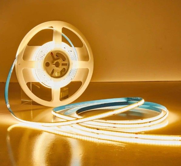 صرفه جویی در انرژی IP20 COB LED Strip Light 8mm PCB 300چیپ در هر متر با 800lm جریان نور